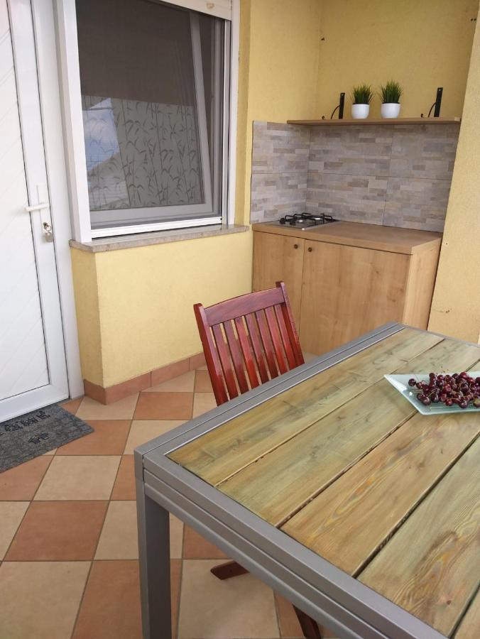 Apartment Josip Zara Esterno foto