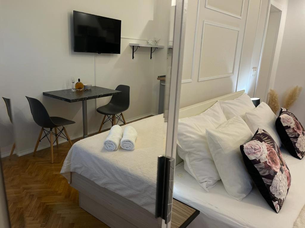 Apartment Josip Zara Esterno foto