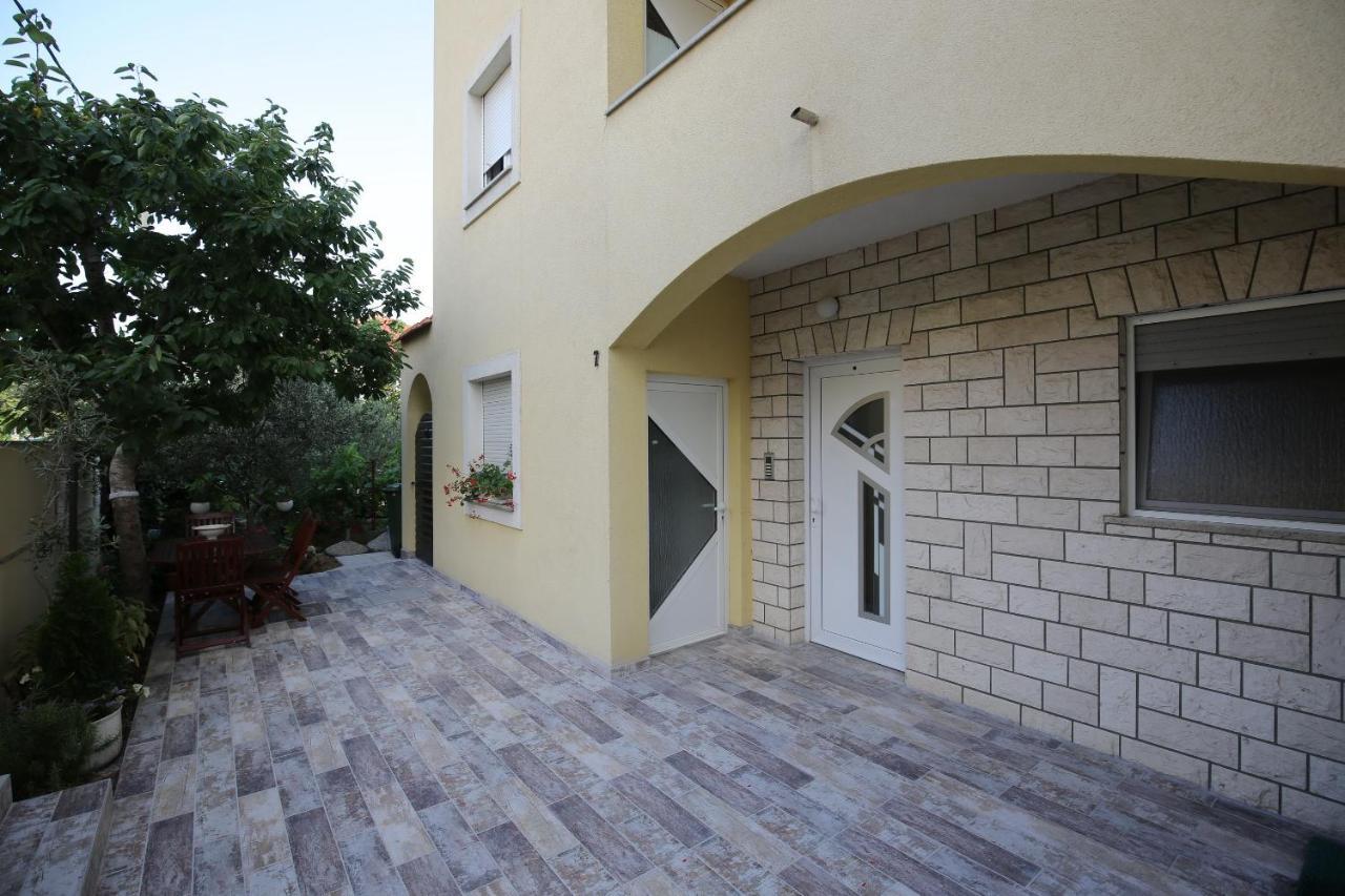 Apartment Josip Zara Esterno foto